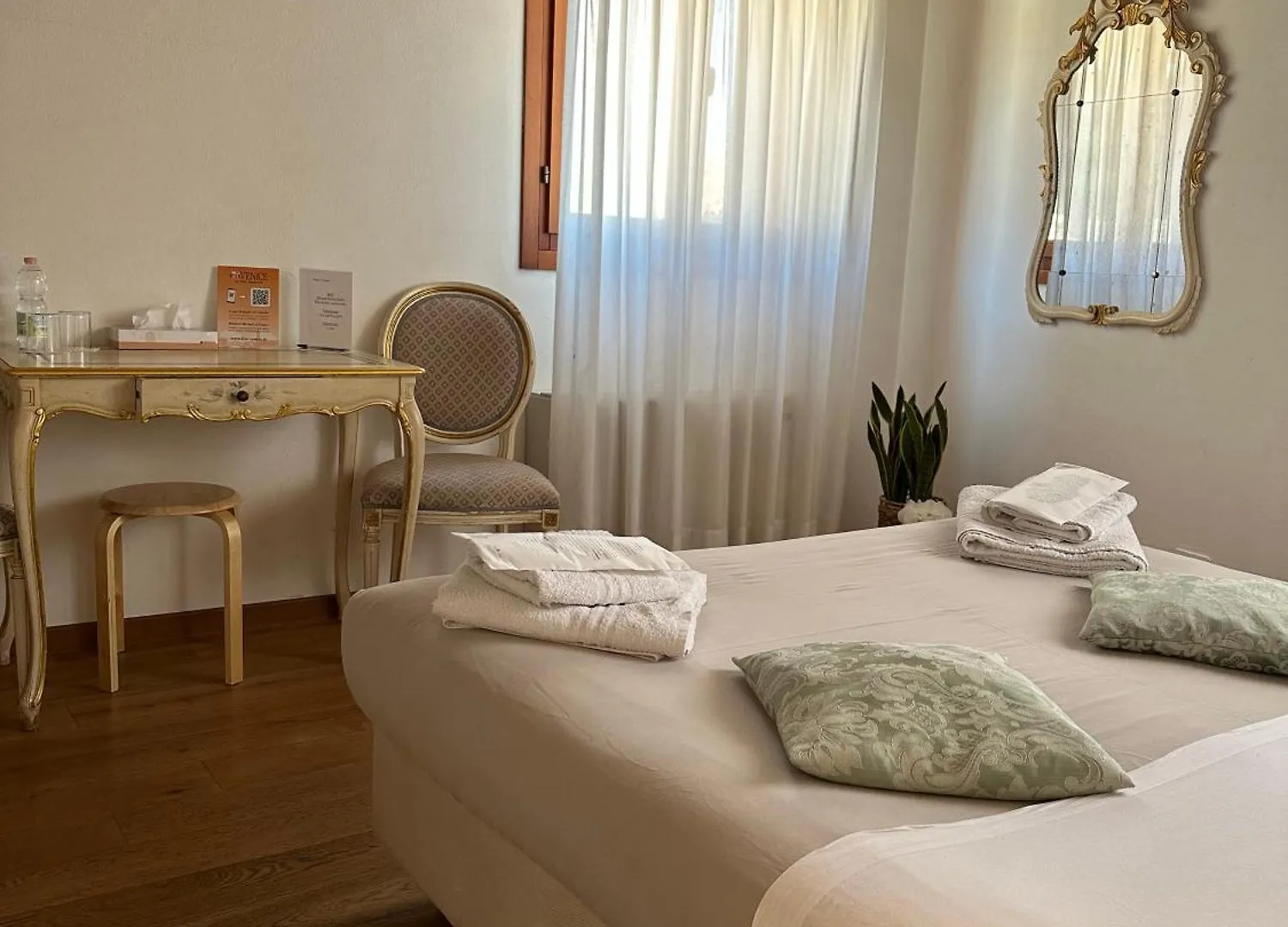 ** Hotel Alloggi Ai Tessitori Venice Italy